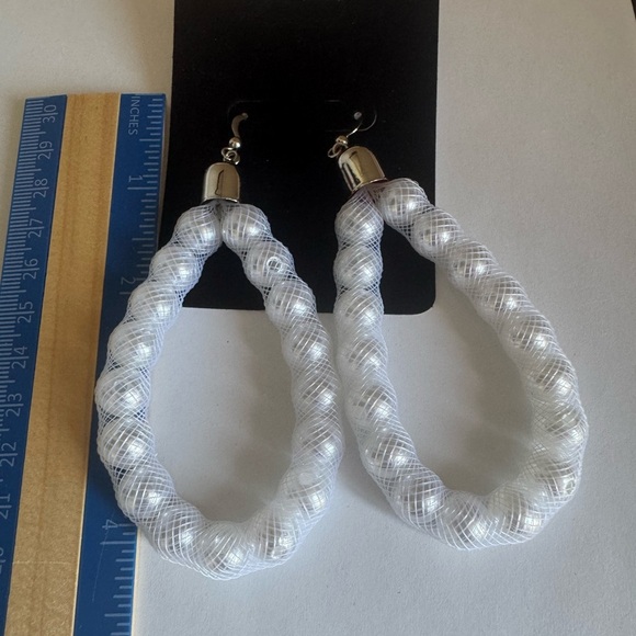 Beaded Pearl Hoop Pierced Earrings
(New) - Picture 2 of 6